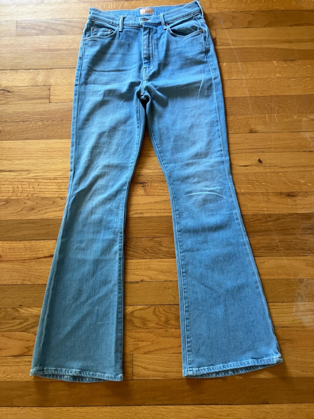 MOTHER High Waisted Weekender Skimp Jeans in Hold My Hand - Size 28 - Picture 5 of 12